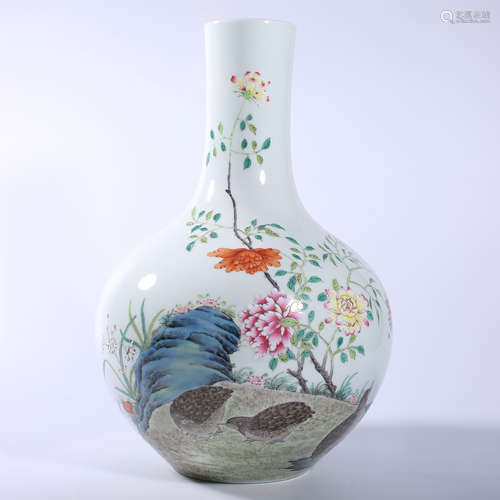 Qing Dynasty Jiaqing pastel vase with flower and bird patter...