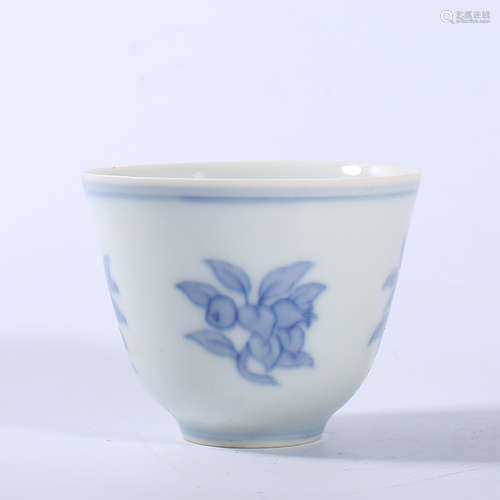 Chenghua blue and white cup in Ming Dynasty