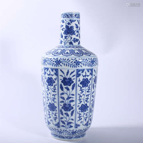 Qing Dynasty Yongzheng blue and white flower bottle