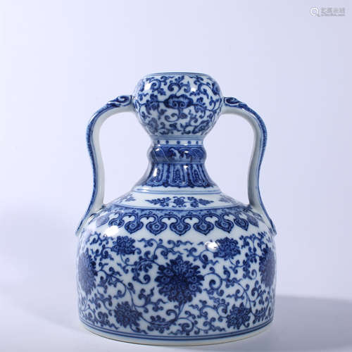 Qing Dynasty Yongzheng blue and white vase with lotus patter...