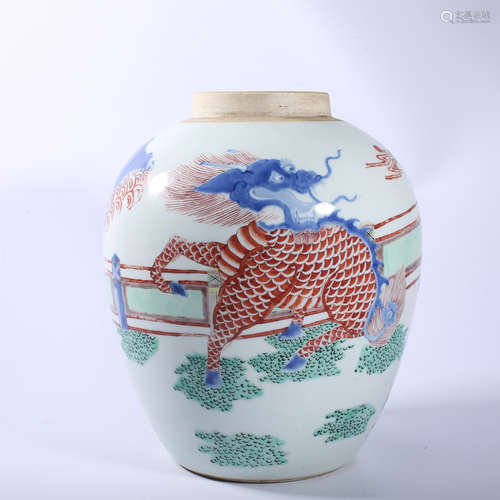 Qing Dynasty famille rose pot with animal pattern