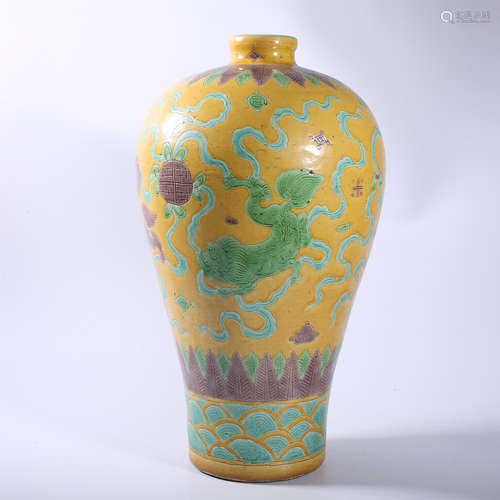 Pink plum vase of Ming Dynasty