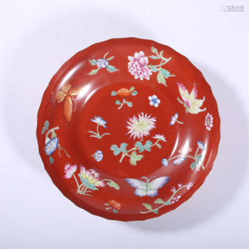 The small plate with butterfly pattern in the Qing Dynasty