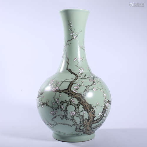 Qing Dynasty Guangxu famille rose vase