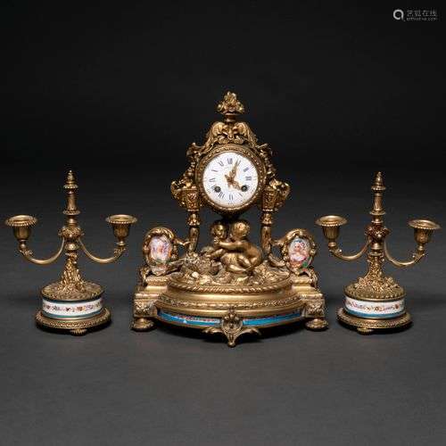VICTOR ASSELIN, horloge de table de style Louis XVI garnie d...