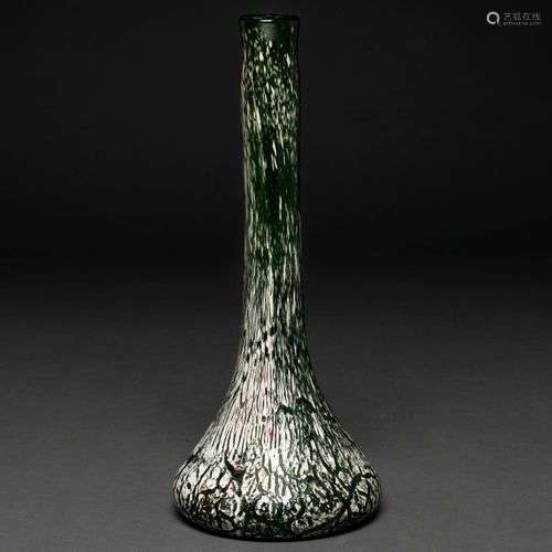 Vase en verre de Murano Art Déco blanc et vert. Années 20.Bo...