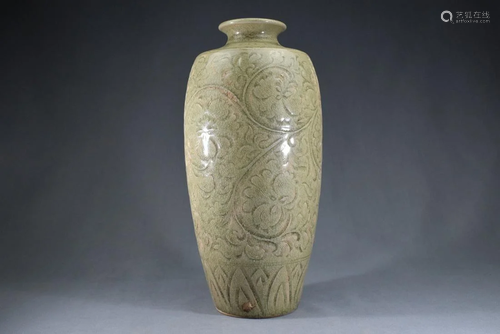 A Yaozhou Kiln Carved Flower Pattern Porcelain Vase