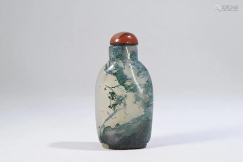 A Green Clear Agate Snuff Bottle