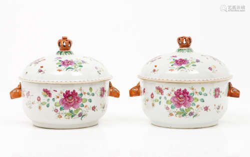 A pair of tureensChinese export porcelain Polychrome floral ...