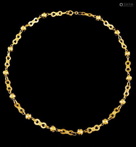 A necklacePortuguese traditional gold 