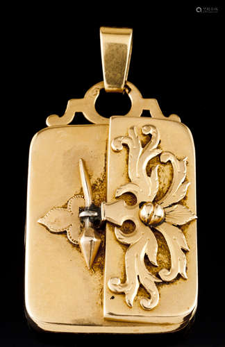 A reliquary pendantPortuguese gold, 19th century Stylised fo...