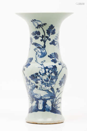 A vaseChinese porcelain Blue and white decoration with birds...