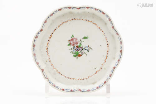 A lobate deep plateChinese export porcelain Polychrome centr...
