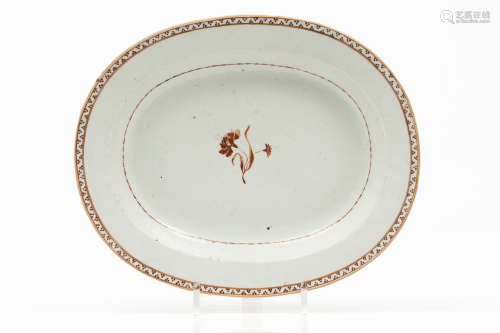 An oval serving trayChinese export porcelain Cameau-rose dec...