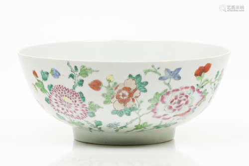 A bowlChinese export porcelain Polychrome 