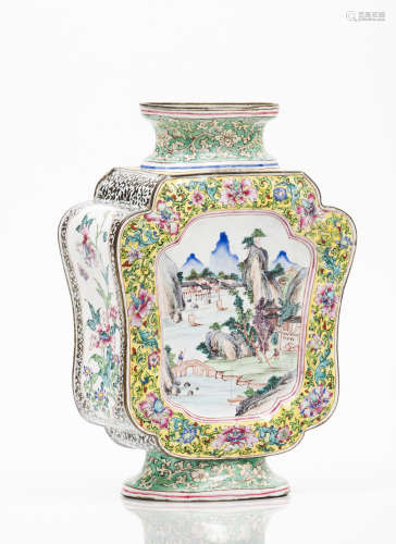 An enamel vase, YongzhengEnamel on copper Polychrome decorat...