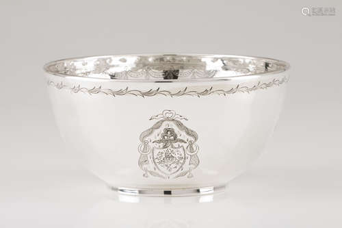 A bowl Portuguese silver Plain body of engraved flower bouqu...