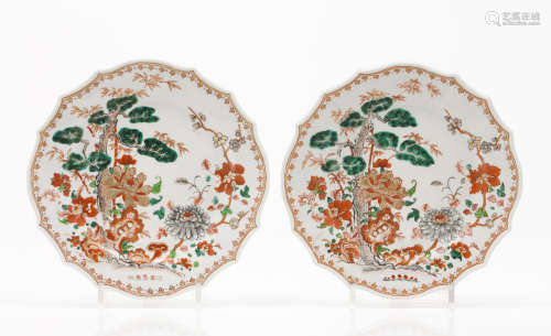 A pair of scalloped platesChinese export porcelain Polychrom...