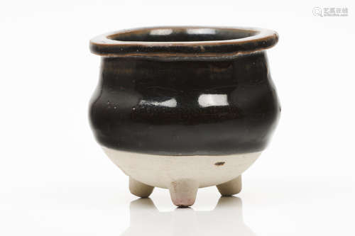 A tripod incense burnerCizhou ceramics Black glaze decoratio...