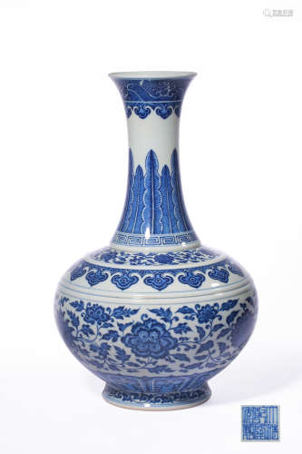 A Blue And White Interlocking Lotus Vase