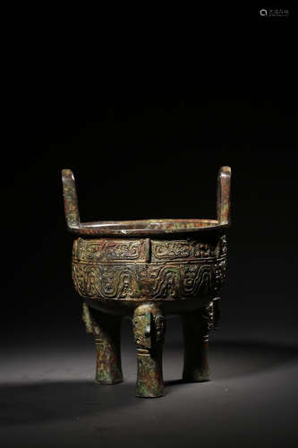 An Archaistic Bronze Beast And Upward-Eared Tripod Vessel, D...