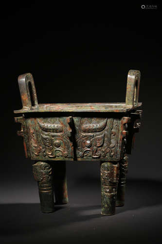 An Archaistic Bronze Beast And Upward-Eared Square Vessel, D...