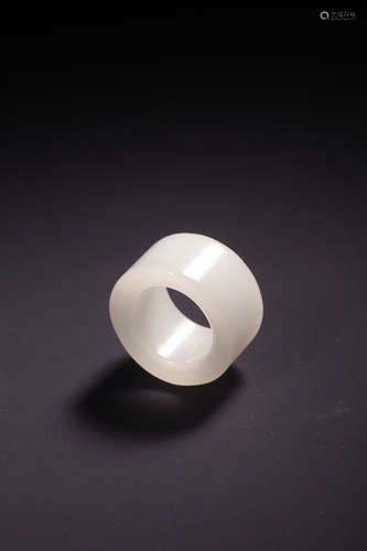 A White Jade Thumb Ring