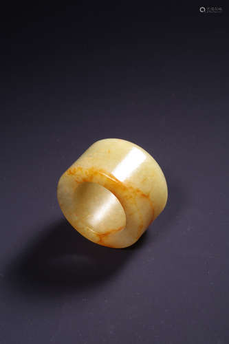 A Yellow Jade Thumb Ring