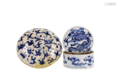 A CHINESE BLUE AND WHITE LIDDED BOX AND ANOTHER LIDDED BOX