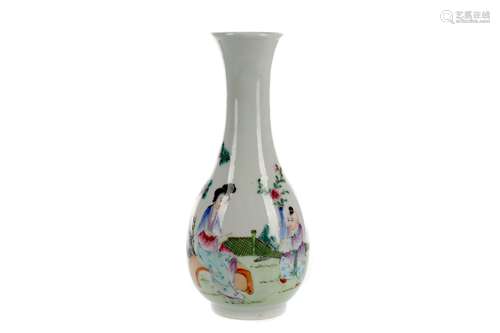 A 20TH CENTURY CHINESE VASE