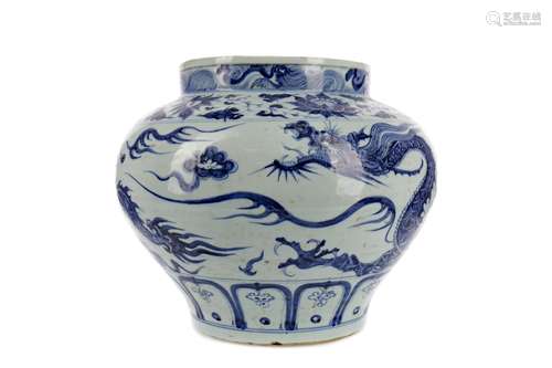 A 19TH CENTURY CHINESE BLUE AND WHITE STONEWARE VASE