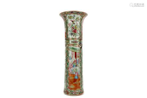 A LATE 19TH CENTURY CHINESE CANTON FAMILLE ROSE CYLINDRICAL ...