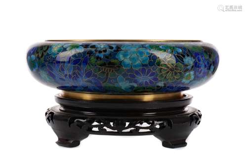 A 20TH CENTURY CHINESE CLOISONNE ENAMEL BOWL