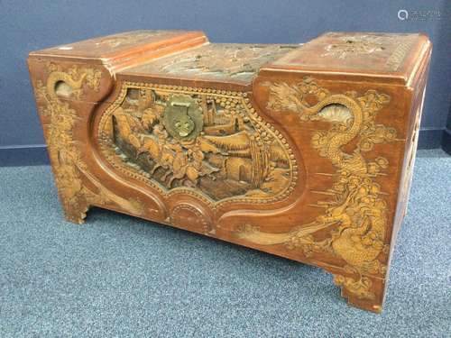 A 20TH CENTURY CHINESE CAMPHORWOOD BLANKET CHEST