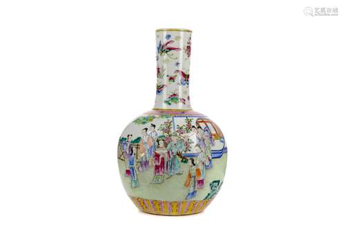 A LATE 19TH CENTURY CHINESE BOTTLE VASE