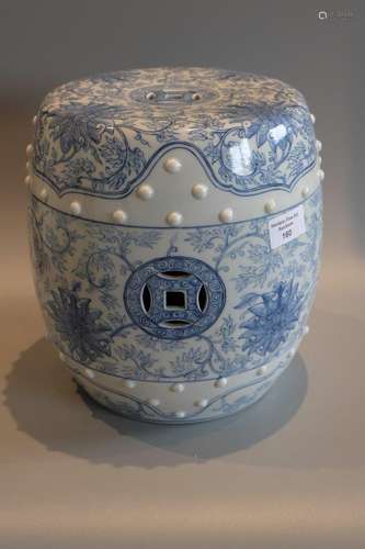 A CHINESE BLUE AND WHITE MINI GARDEN SEAT,H 24CM