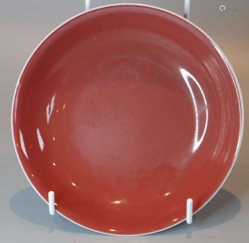 A CHINESE OX BLOOD GLAZED PLATE,SMALL CHIPS AT RIM ,D 19CM