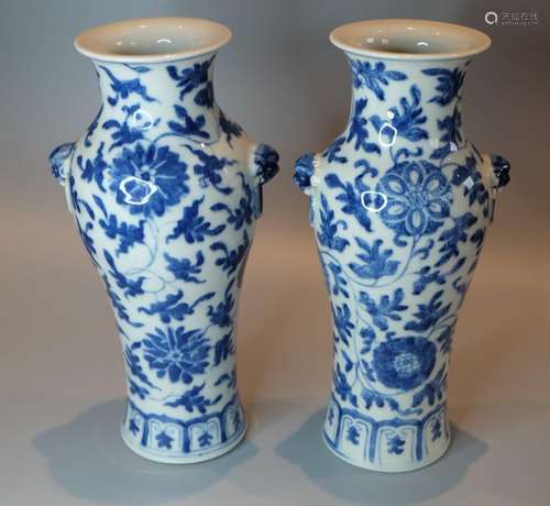 A PAIR OF CHINESE BLUE AND WHITE VASE , H25.5CM