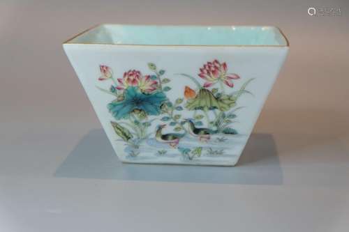 A CHINESE SQUARE TEA BOWL, D 10.5CM ,H 5.5CM