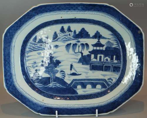 A LARGE CHINESE BLUE AND WHITE MEAT PLATE,39CM X31.5CM