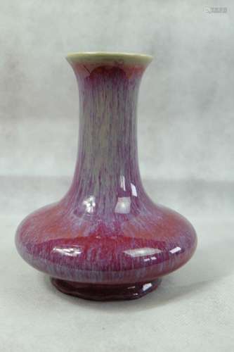 A CHINESE FLAME BOTTLE VASE , HEIGHT 18.5CM