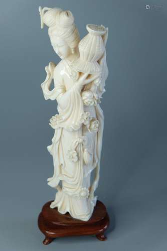 A  CRAVED CHINESE IVORY FIGURES ,H 20.5CM