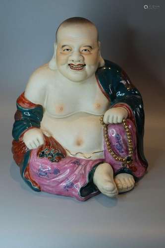 A LARGE CHINESE FAMILLE ROSE BUDDHA ,H30CM