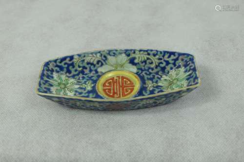 A CHINESE FAMILLE ROSE TEA BOAT ,LENGTH 15.5CM