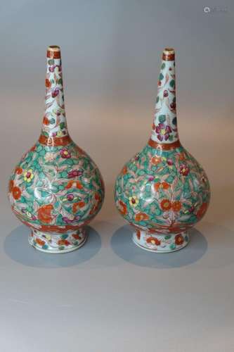 A PAIR CHINESE FAMILLE VERTE VASE FOR THAI MARKET ,H 20CM