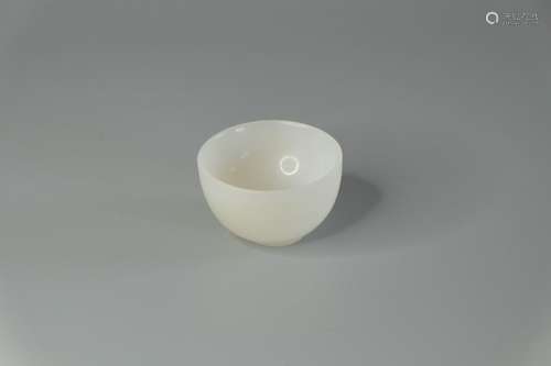 A CHINESE HARDSTONE/ JADE TEA BOWL , H3.5CM,D 5CM.