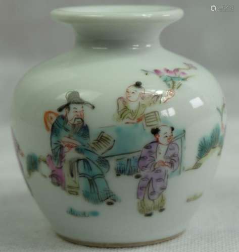 A SMALL CHINESE FAMILLE ROSE VASE, PAINTED WITH BOYS PLAYING...