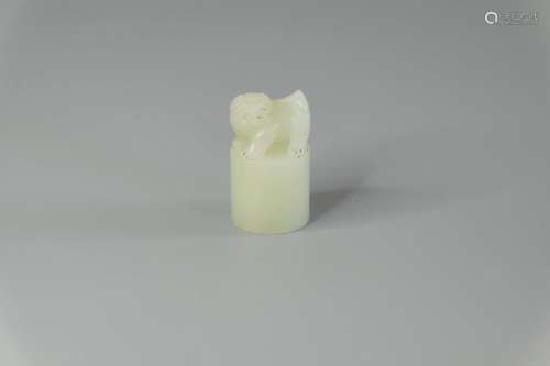 A CHINESE HARDSTONE/ JADE SEAL , H 4CM.