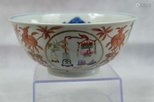 A CHINESE FAMILLE ROSE AND BLUE AND WHITE BOWL , 6 CHARACTER...