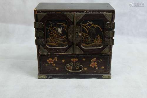 A JAPANESE LACQUERED TABLETOP CABINET, LATE 19TH CENTURY. WI...
